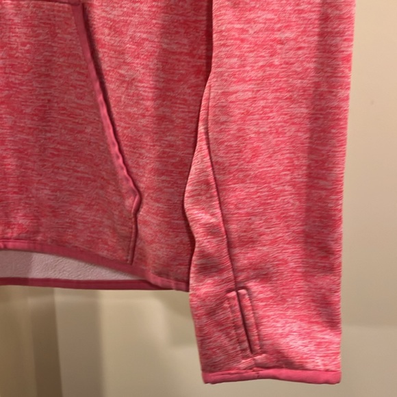 Under Armour, cold gear, hooded sweatshirt, slit on sleeve for finger - Picture 3 of 4